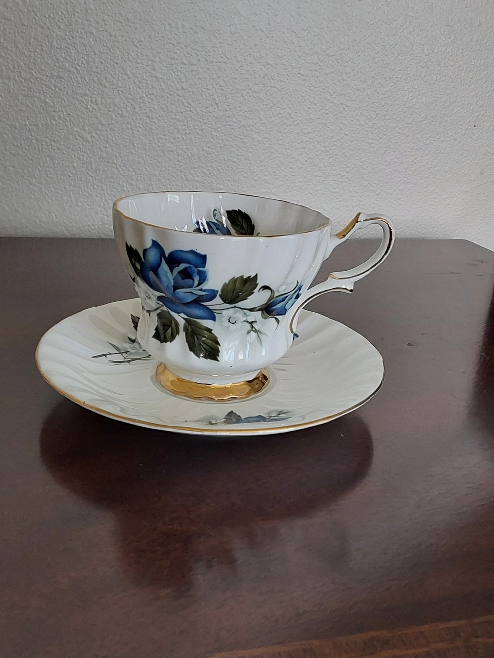 Blue Floral Gold-Trim‎ Porcelain Teacup and Saucer